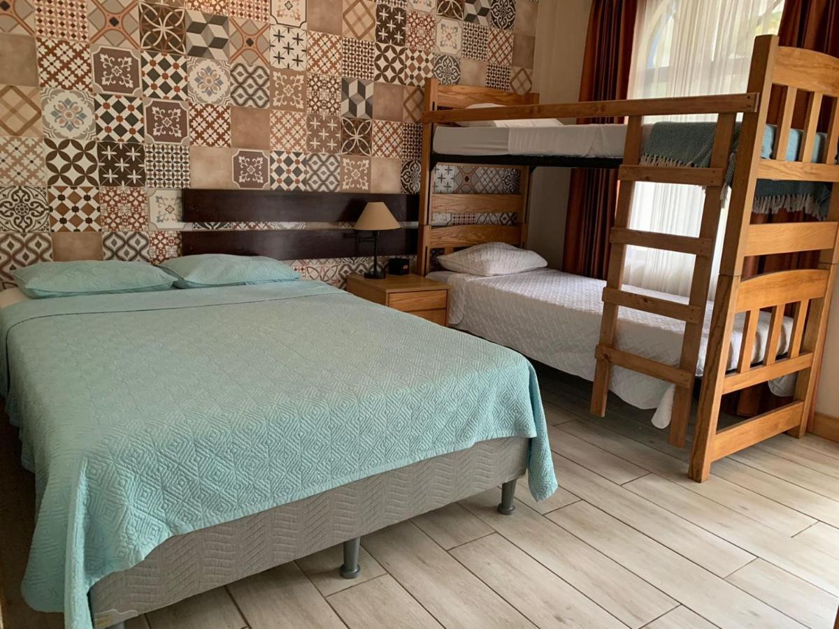 Hotel Las Palmas De Osa Ciudad Cortes Luaran gambar